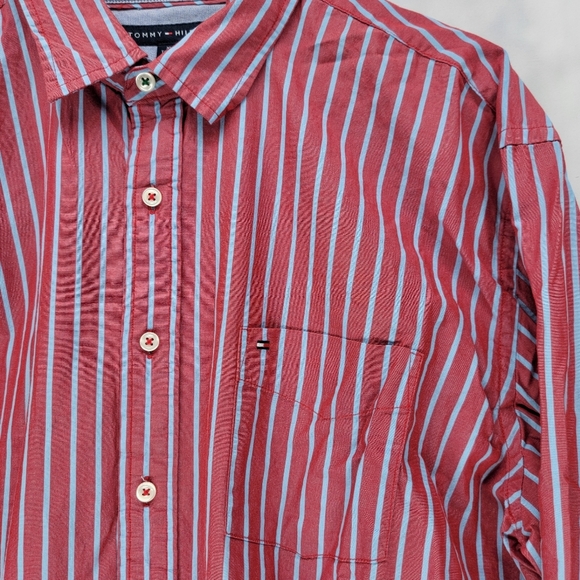 📦2/$18📦Tommy Hilfiger Classic Fit Pinstripe Red Blue Button Shirt size XL - Picture 2 of 4
